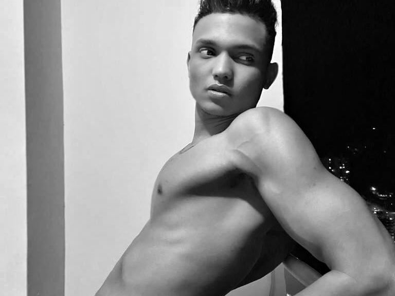 chris_alan profilbild på webbkameramodell 