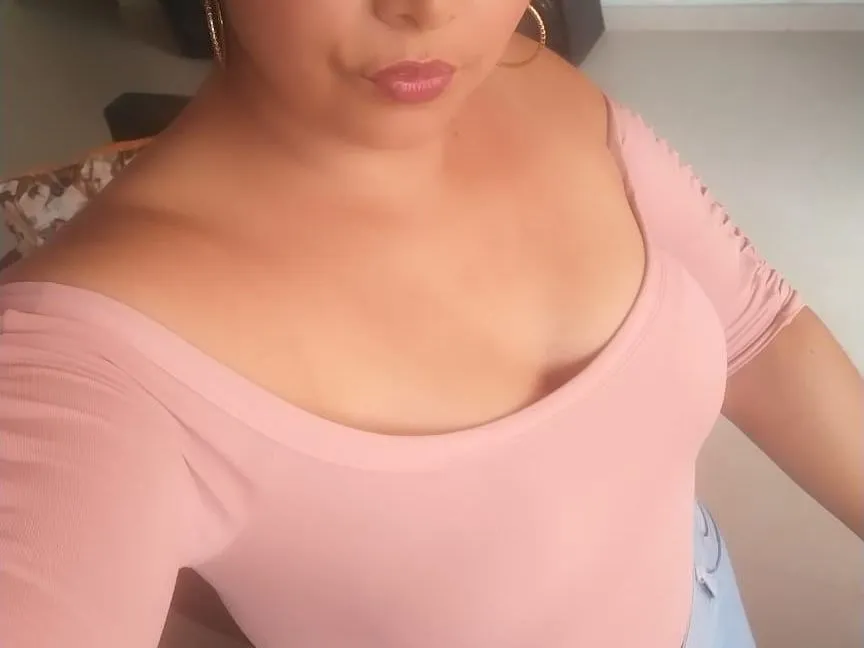 IvonneTorres cam model profile picture