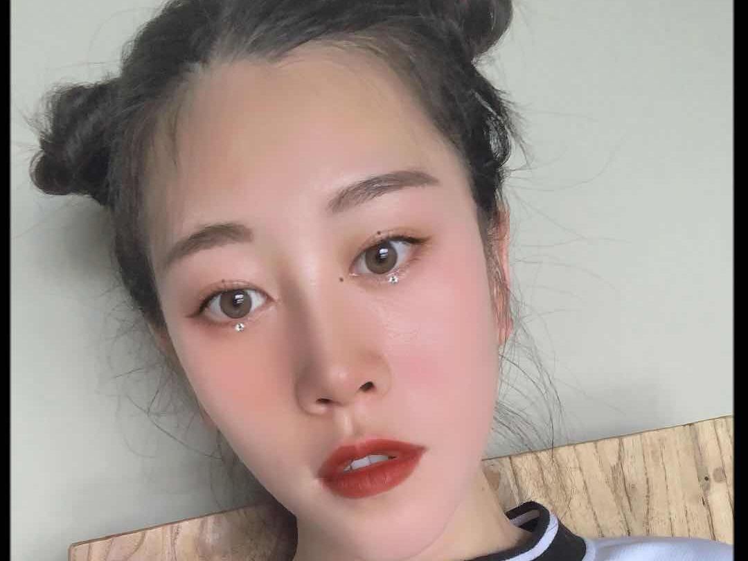 MichelleLiu immagine del profilo del modello di cam