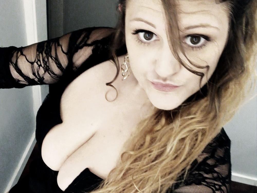 Maddison_Nelson profilbild på webbkameramodell 