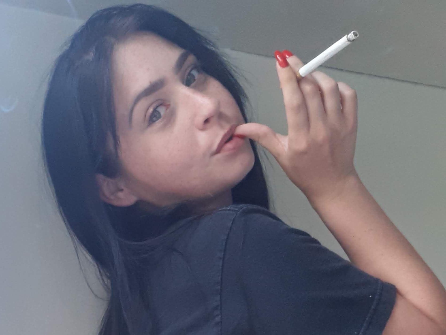BrattxNextxDoor profielfoto van cam model 