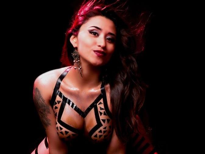 Roxanna1 profilbild på webbkameramodell 