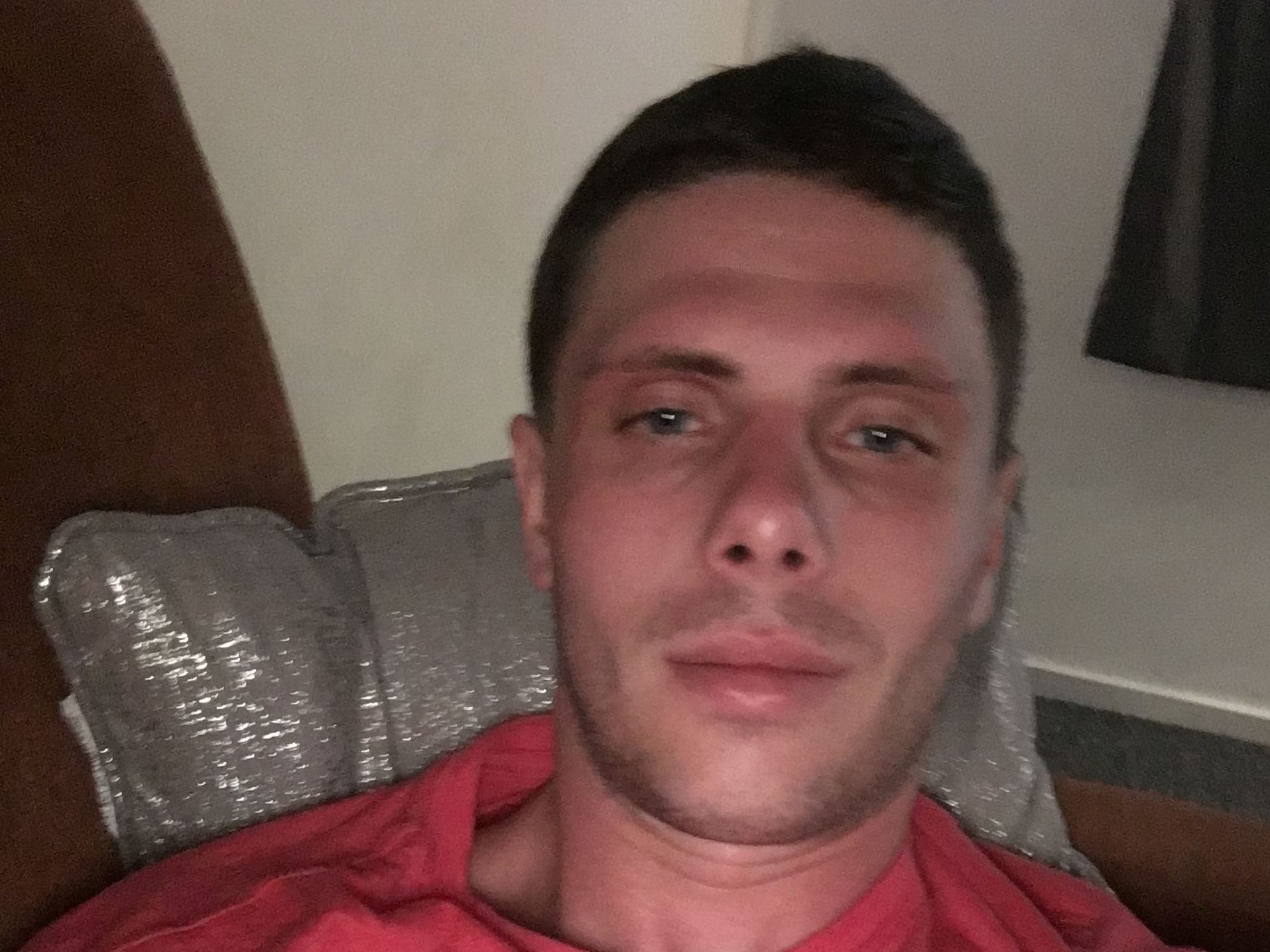 Image de profil du modèle de webcam JustenQ
