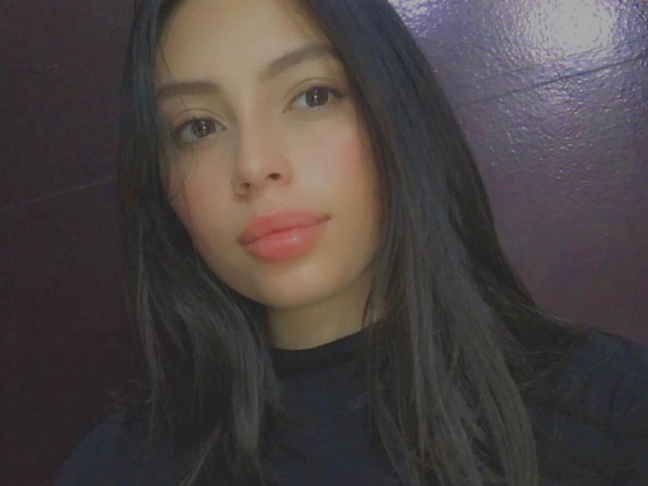 luisarodriguez profilbild på webbkameramodell 