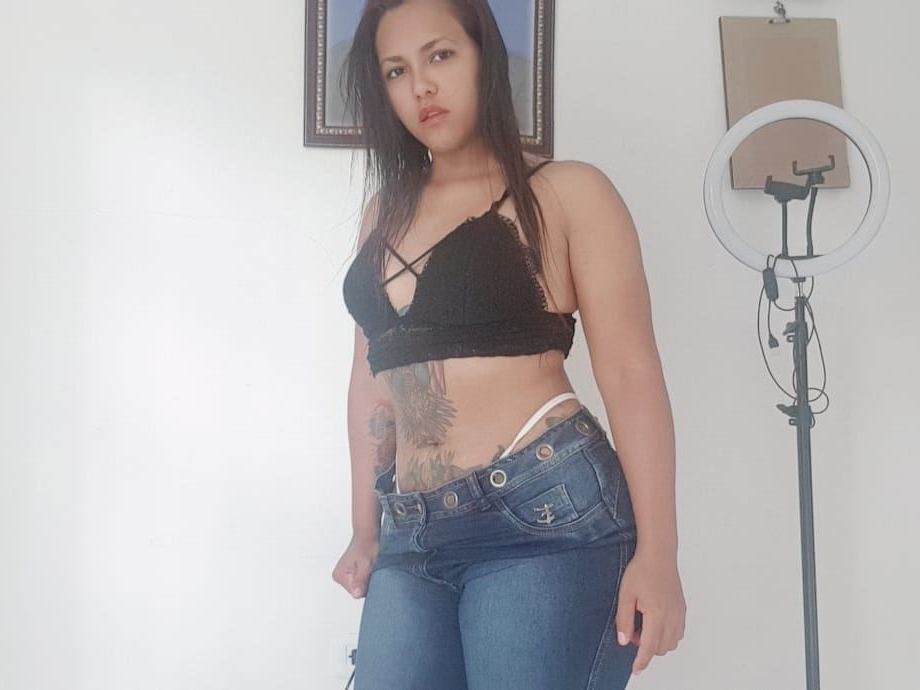 THALIANA_PRICE profilbild på webbkameramodell 