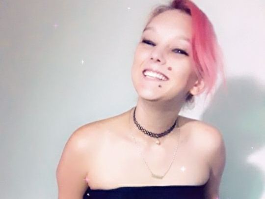 KhittieDeVoue profilbild på webbkameramodell 