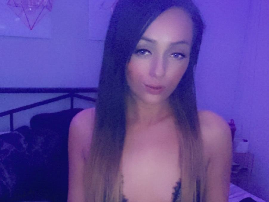 Imagen de perfil de modelo de cámara web de Carmen_Chanelle