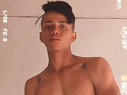 Image de profil du modèle de webcam daniiel_gett