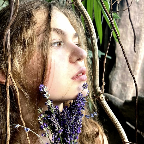 Artist LianaFamous Foto 5