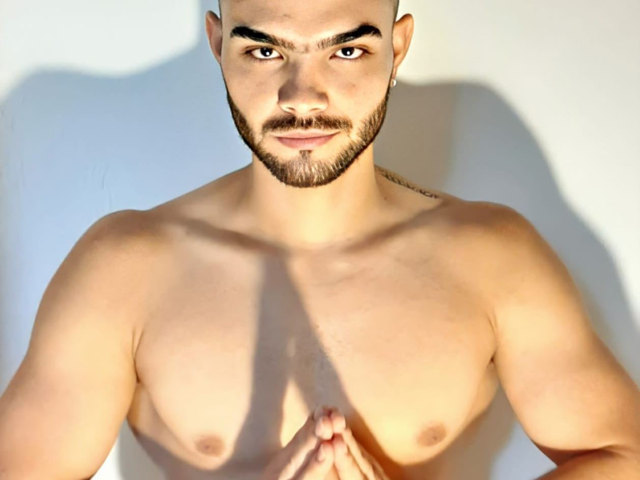 DominicObed cam model profile picture 