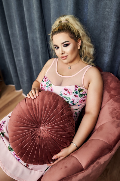 Performer LeyaMeyer Photo 12