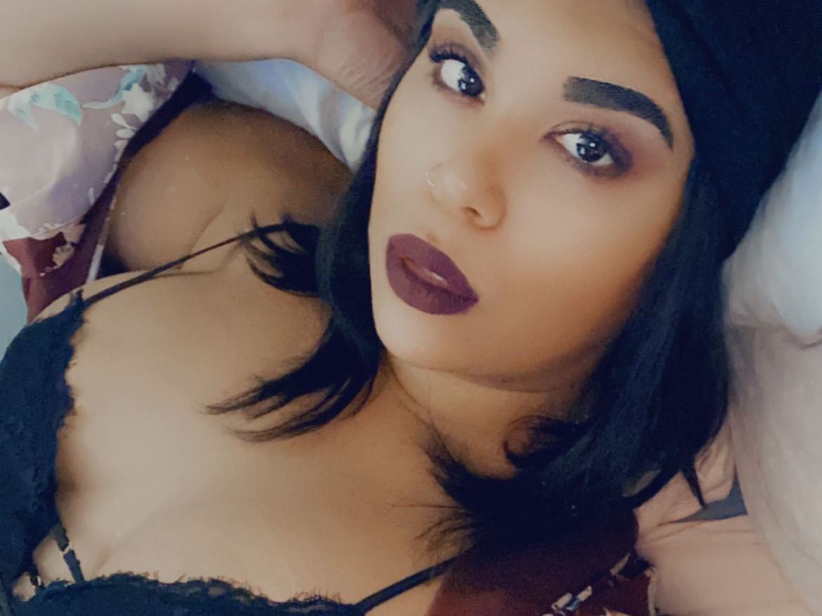 Image de profil du modèle de webcam Yellla_Rose