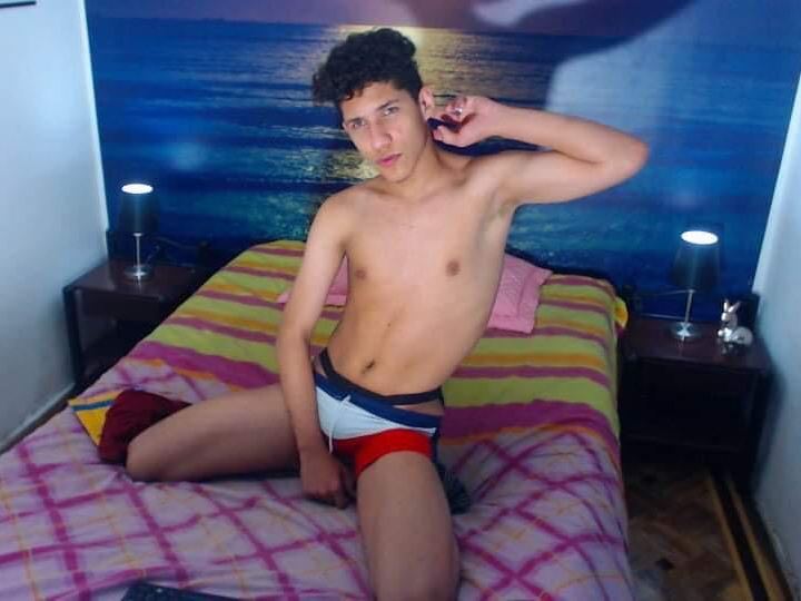 Imagen de perfil de modelo de cámara web de Lucianno_Keen