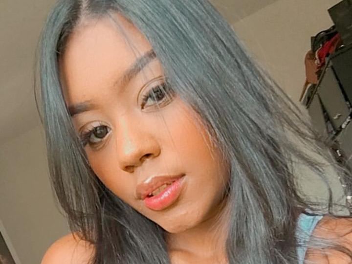 Image de profil du modèle de webcam EBANO_SASHA