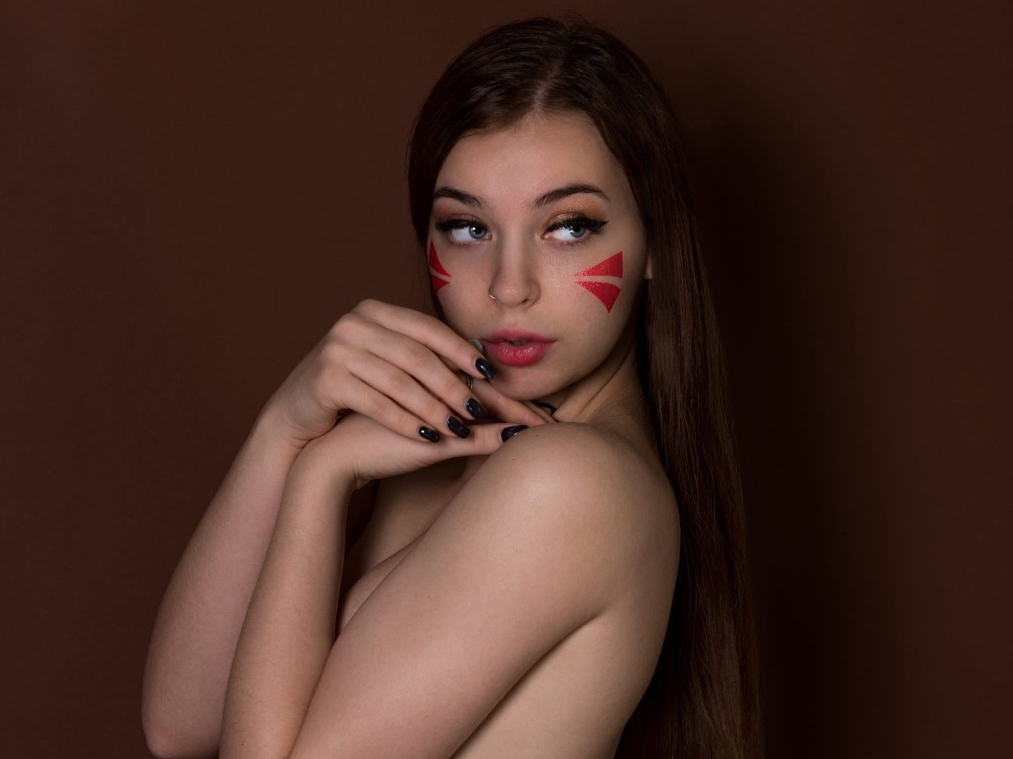 Imagen de perfil de modelo de cámara web de LunaRin