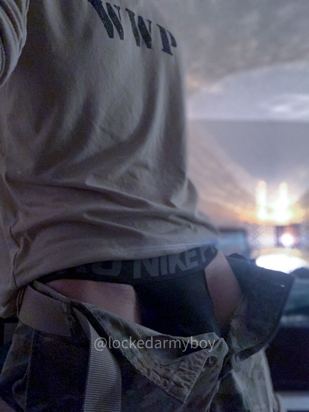 Performer LockedArmyBoy Photo 9