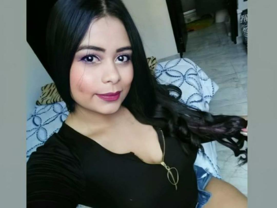 Imagen de perfil de modelo de cámara web de carhol