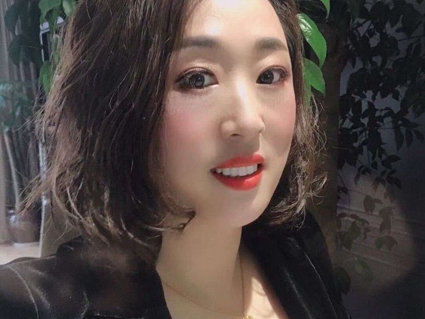 Julyycai immagine del profilo del modello di cam