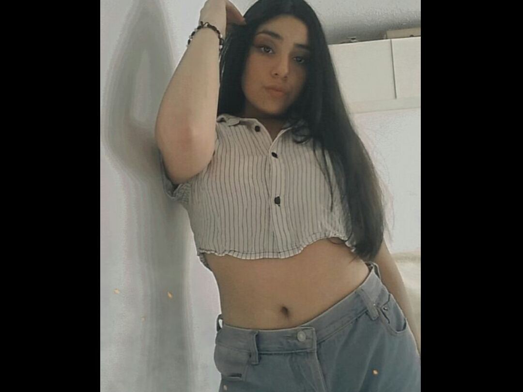 Image de profil du modèle de webcam geralqueenx