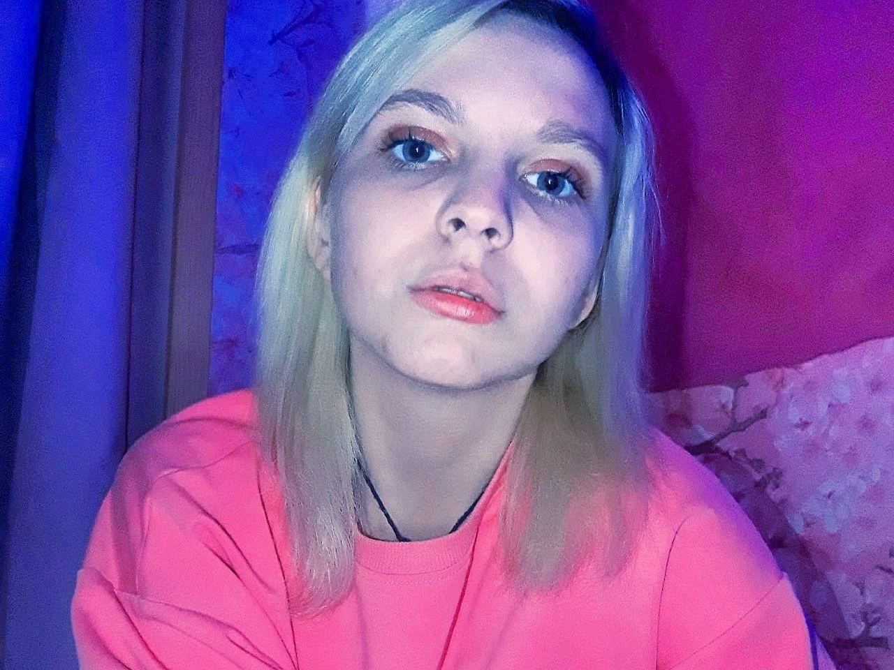 AnnieKitty18 profilbild på webbkameramodell 
