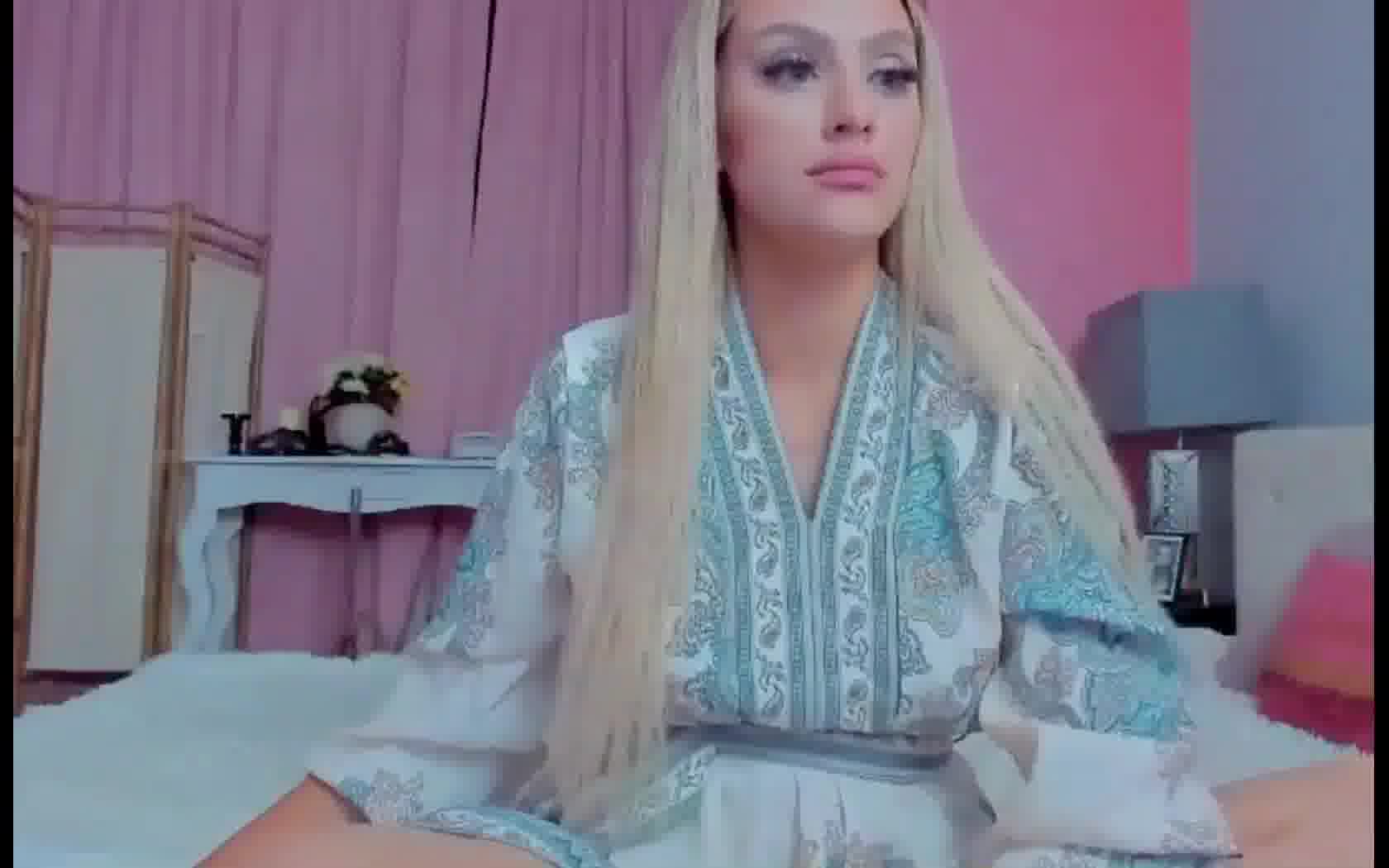 Artist Emma_Rossse Video 1