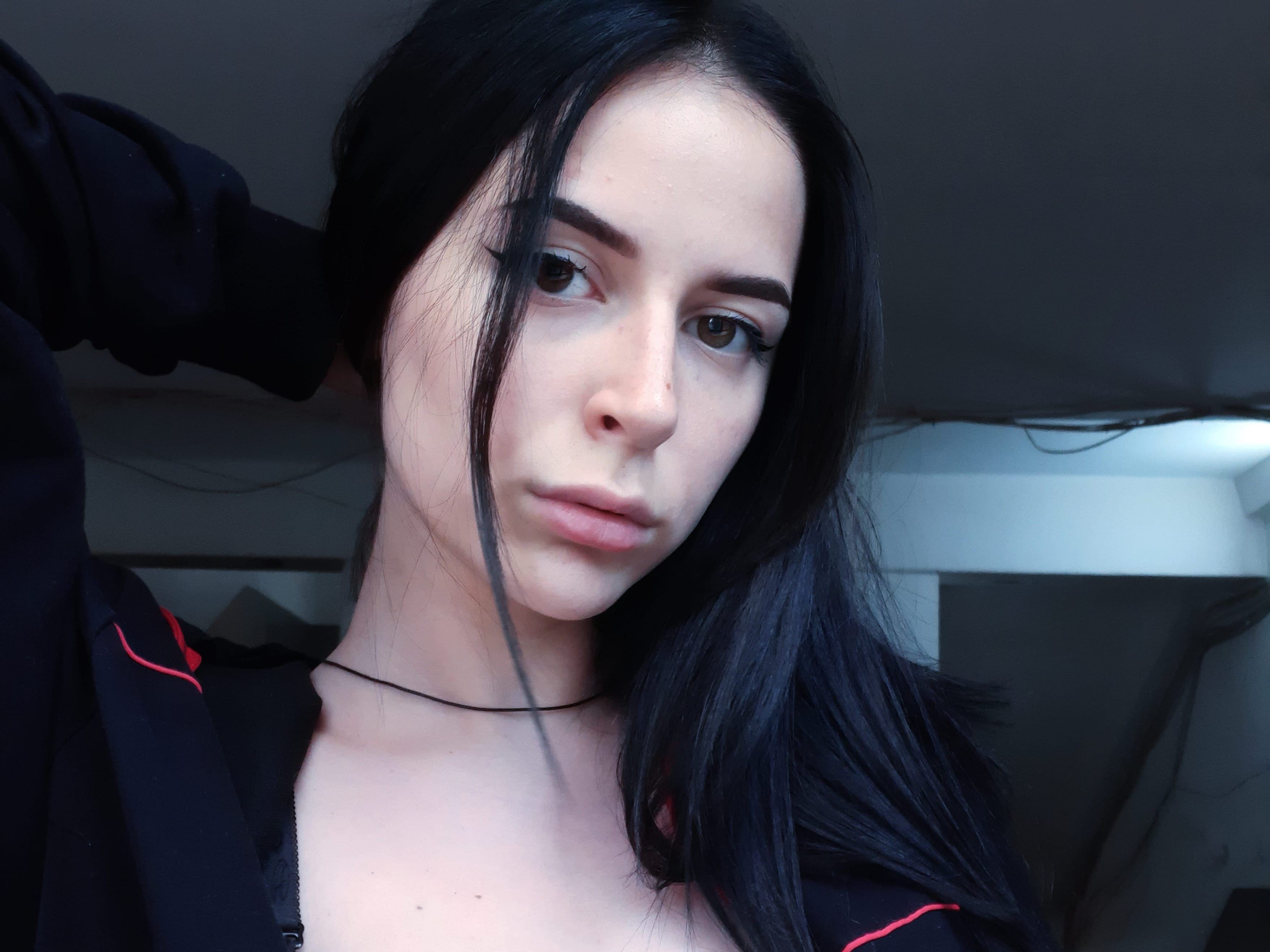 LonaKisss profilbild på webbkameramodell 