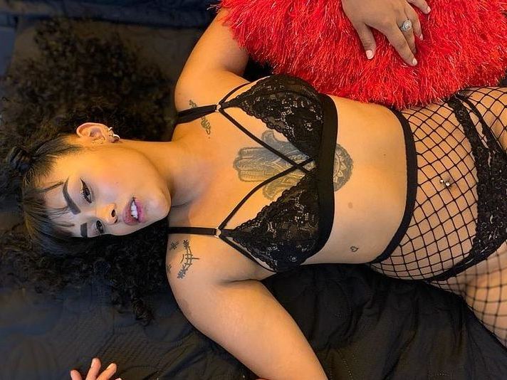 Helen_Bush Profilbild des Cam-Modells 
