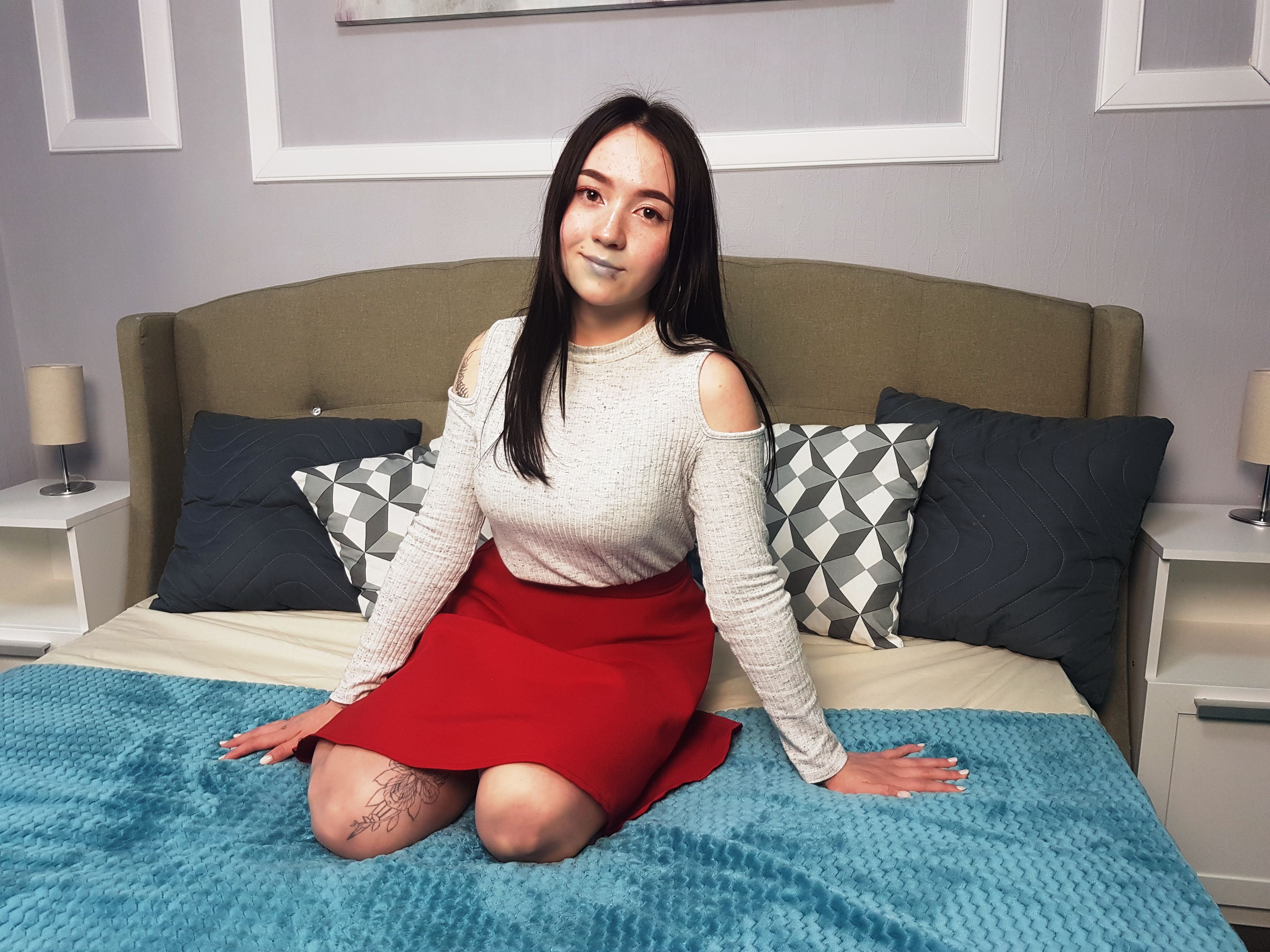 SaraHoll Profilbild des Cam-Modells 