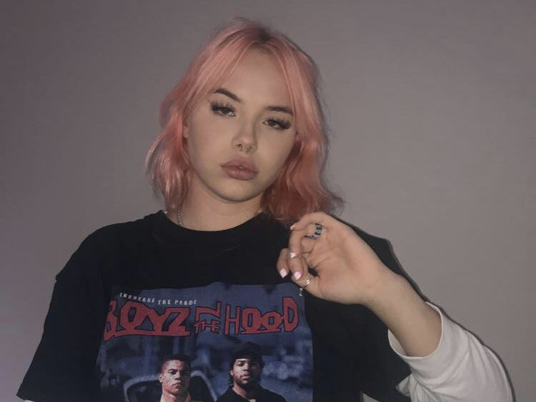 PrinnyPeach profilbild på webbkameramodell 