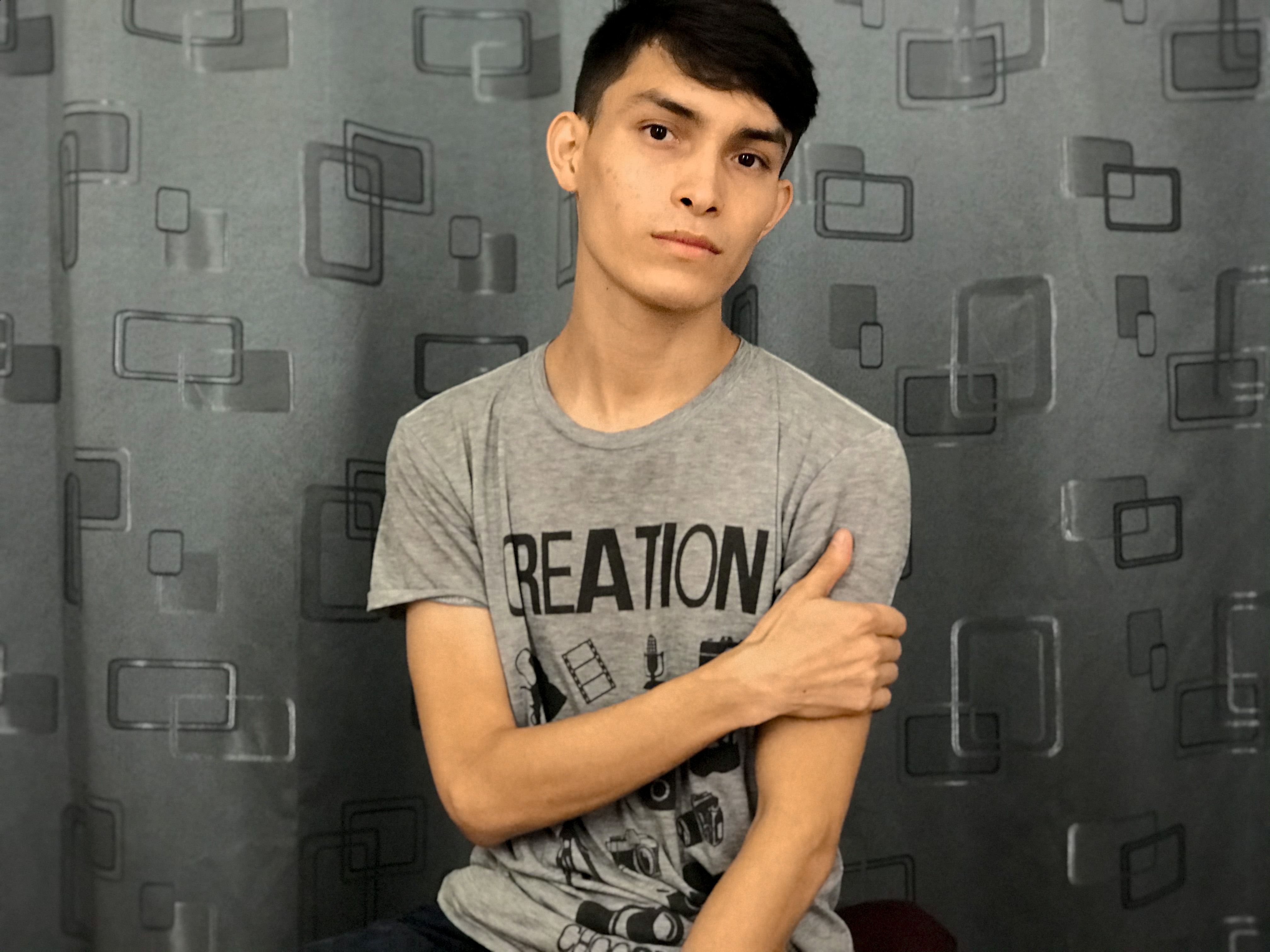 Imagen de perfil de modelo de cámara web de CarlVicents