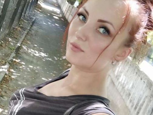 Jesika_Gold profilbild på webbkameramodell 