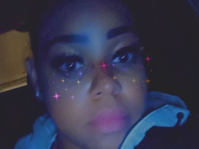 PrincessYessiRed profilbild på webbkameramodell 