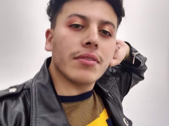 AlejoGoldenn cam model profile picture 