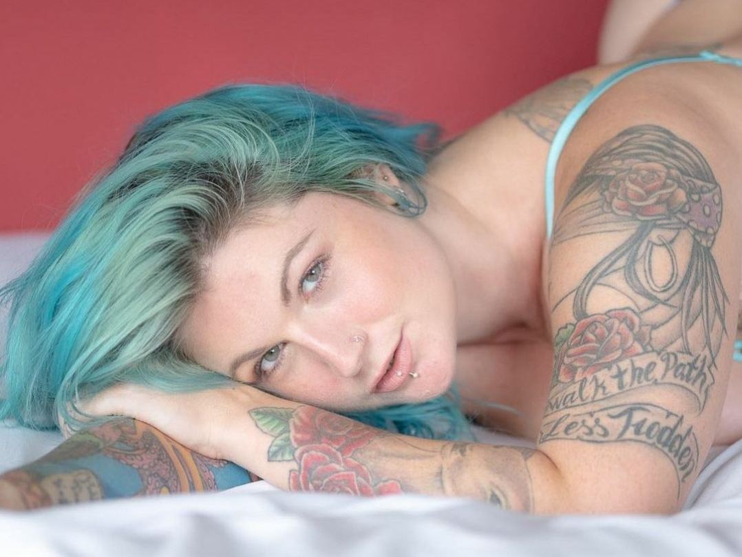 Imagen de perfil de modelo de cámara web de RogueWild