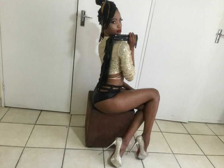 Image de profil du modèle de webcam HoneyKinks