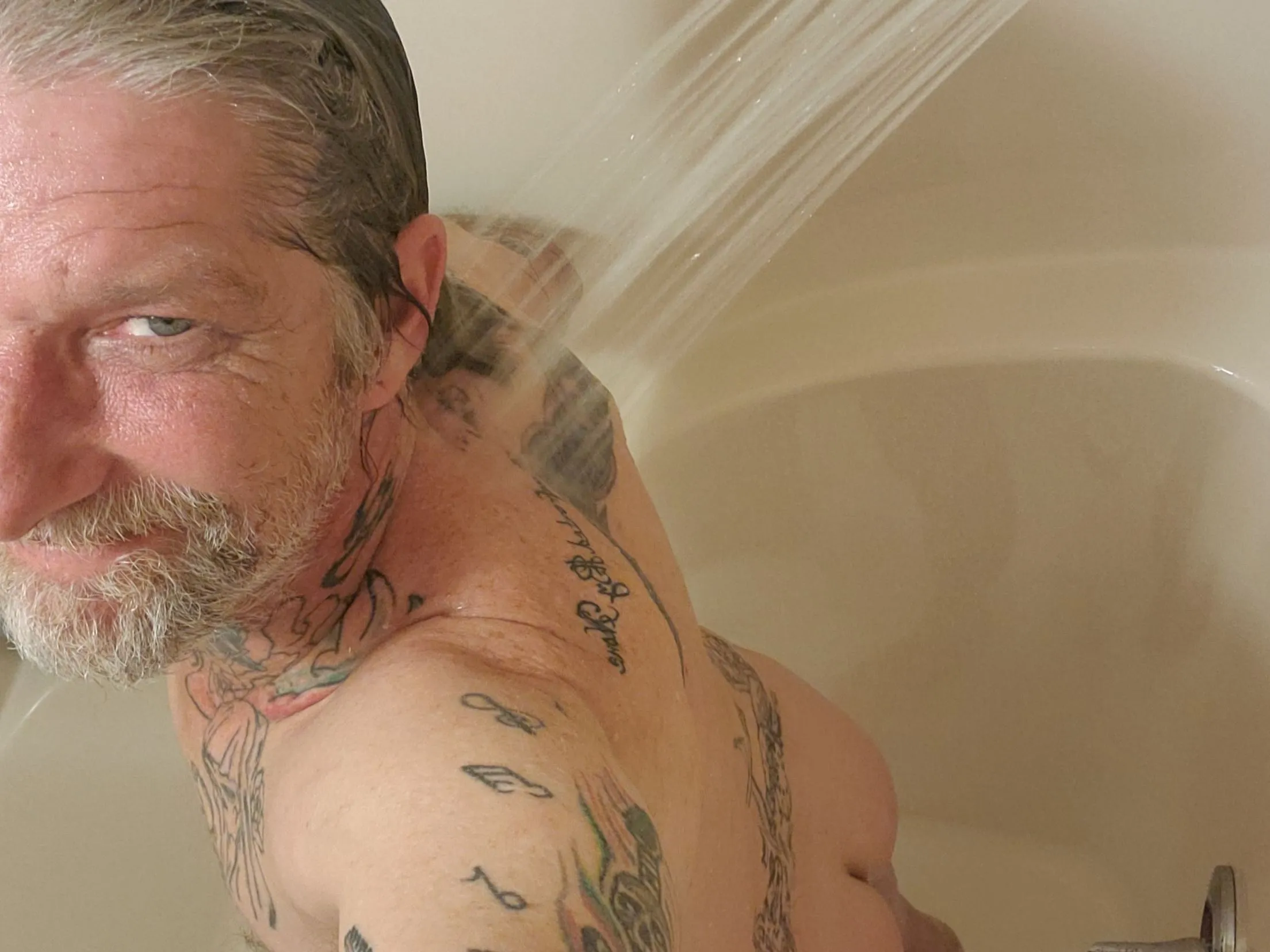 Image de profil du modèle de webcam scottyshark