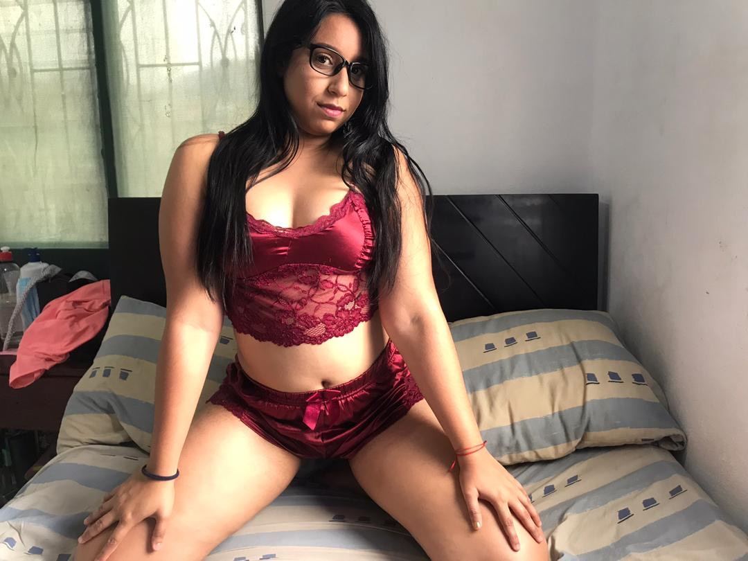 MiaZaens immagine del profilo del modello di cam