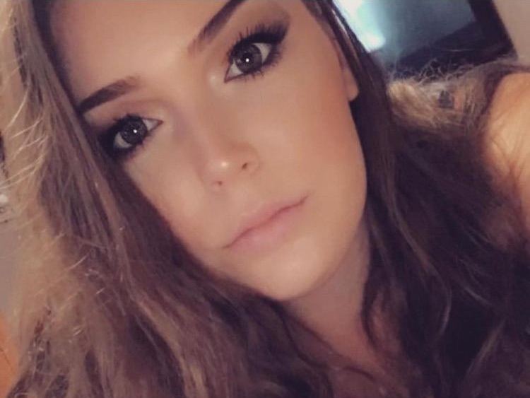 Profilbilde av Bustymommy99 webkamera modell