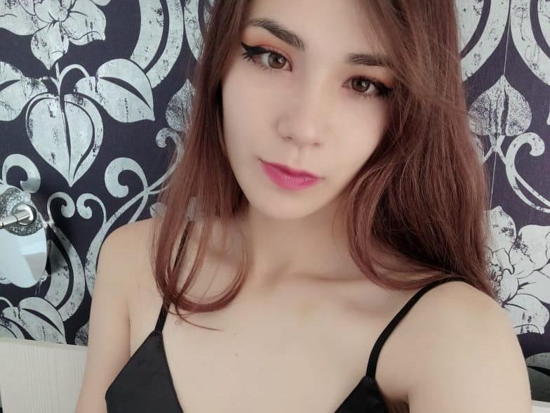 Alinajade Profilbild des Cam-Modells 