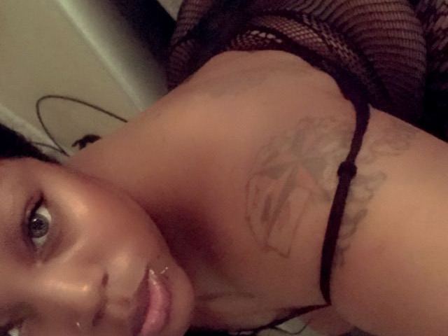Imagen de perfil de modelo de cámara web de NikkiEllis