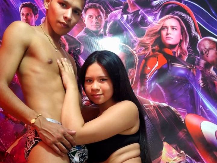 YoungCoupleLatin profilbild på webbkameramodell 
