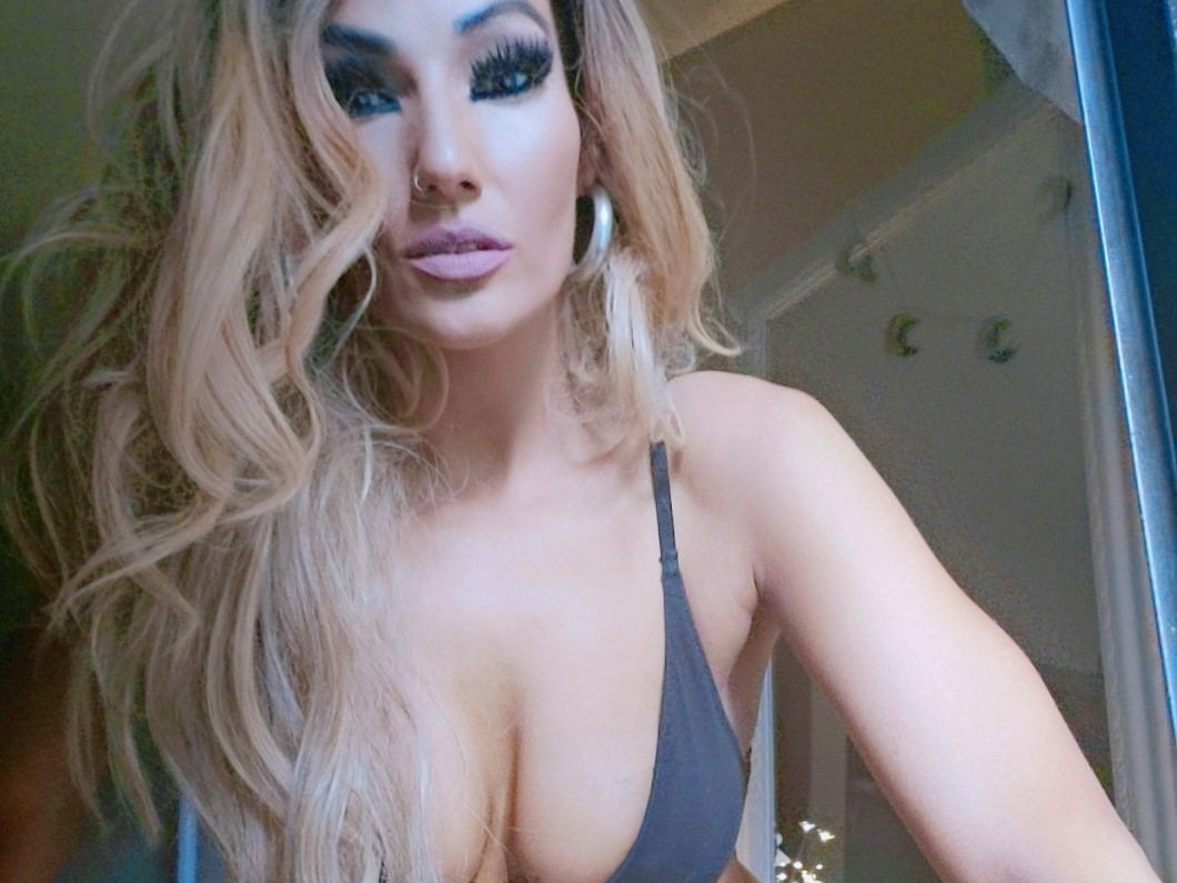Imagen de perfil de modelo de cámara web de NadiaSpiller