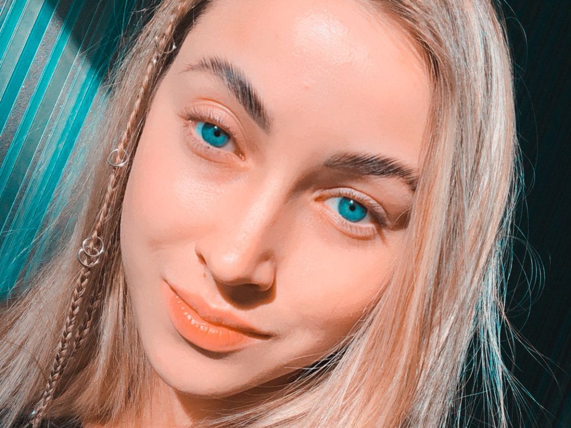 Foto de perfil de modelo de webcam de LilyaMarwel 