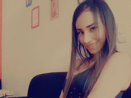 Samanthalatinhcol immagine del profilo del modello di cam