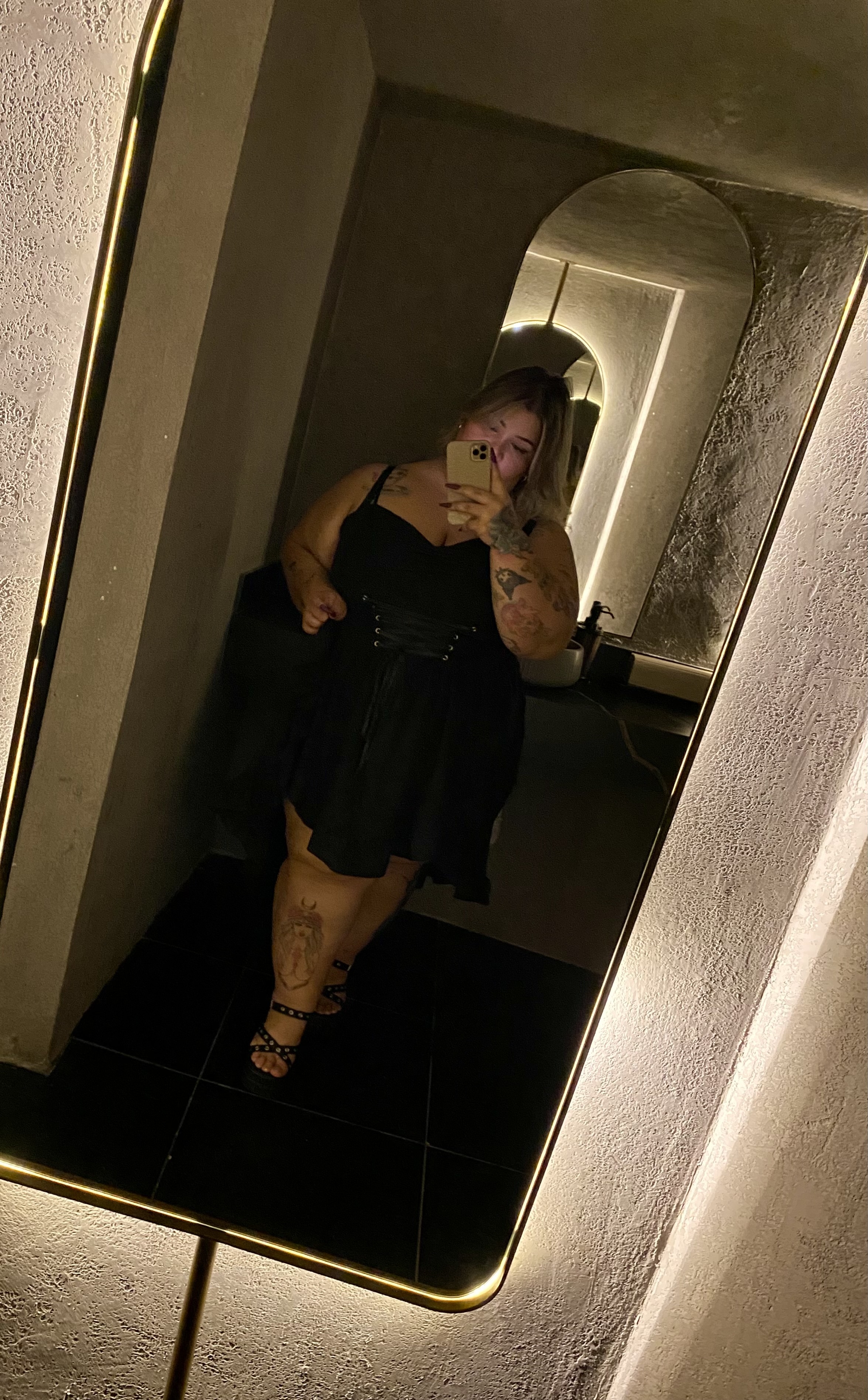 Artiest Evaverse Foto 3