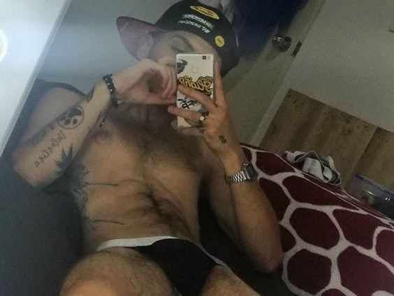 Profilbilde av AdrianT webkamera modell