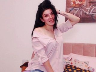 ADALYINN immagine del profilo del modello di cam