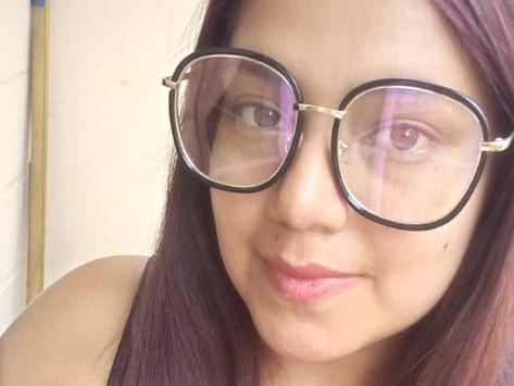 lucia_cutex profilbild på webbkameramodell 
