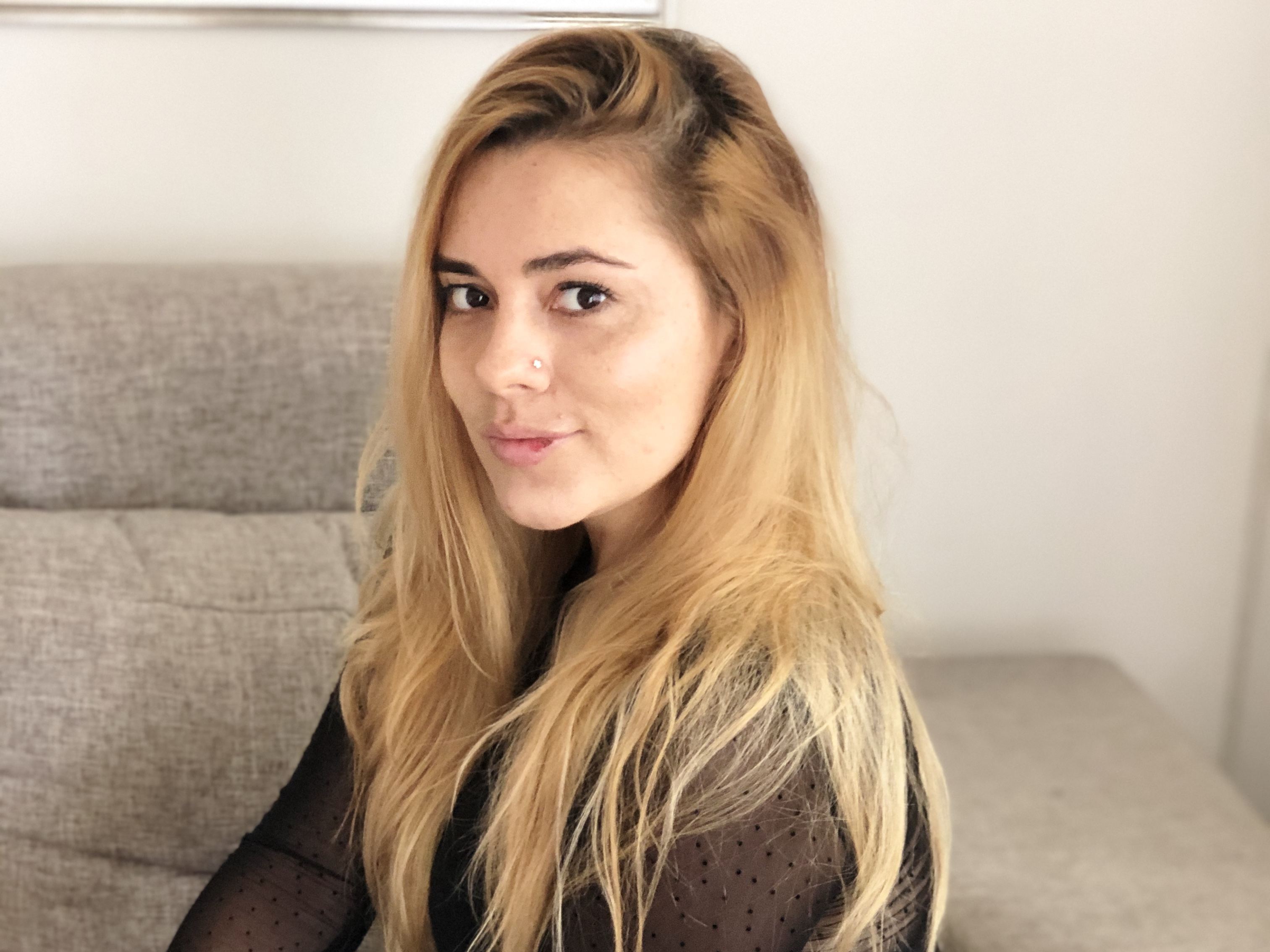 Image de profil du modèle de webcam kattypeach