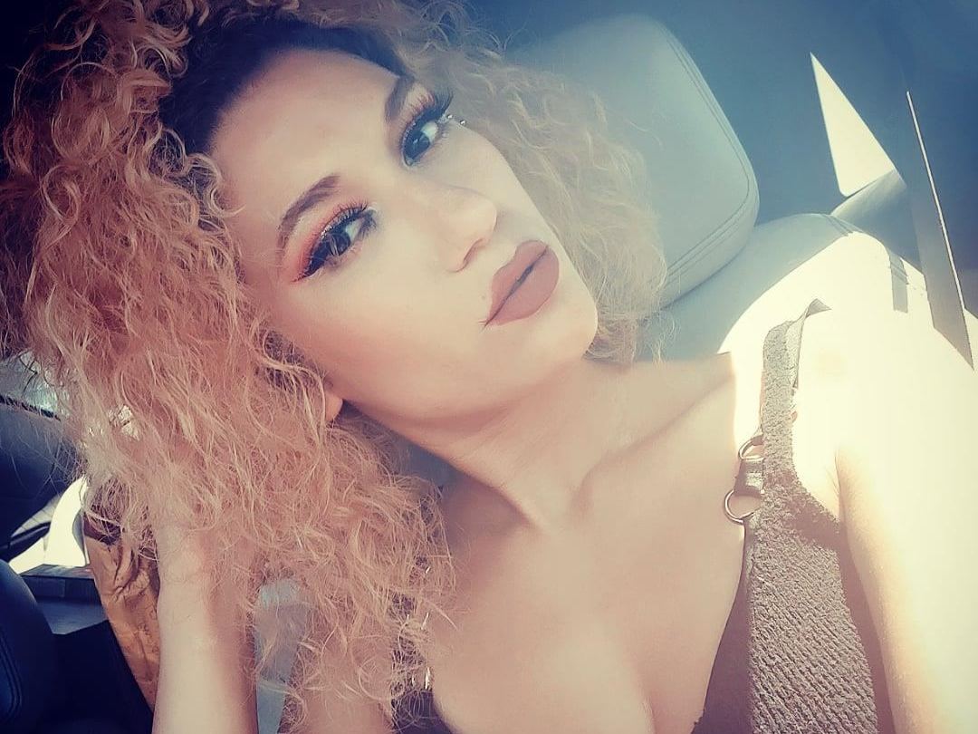 Foto de perfil de modelo de webcam de mica_roc 